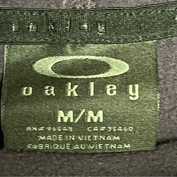 Oakley | Deep Plum Softshell Fleece Hoodie, Medium - Picture 6 of 6